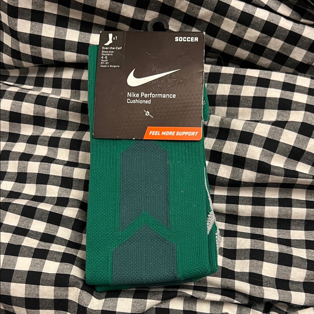 Nike Performance Cushioned Soccer over the calf socks Green 4-6 Youth #B-24 bag
